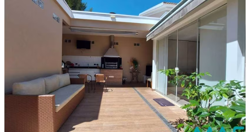 Casa no Tamboré 6 - Oportunidade!