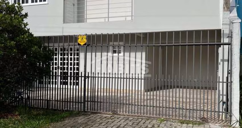 Casa com 3 quartos para alugar na Rua General Agostinho Pereira Alves Filho, 430, Mercês, Curitiba