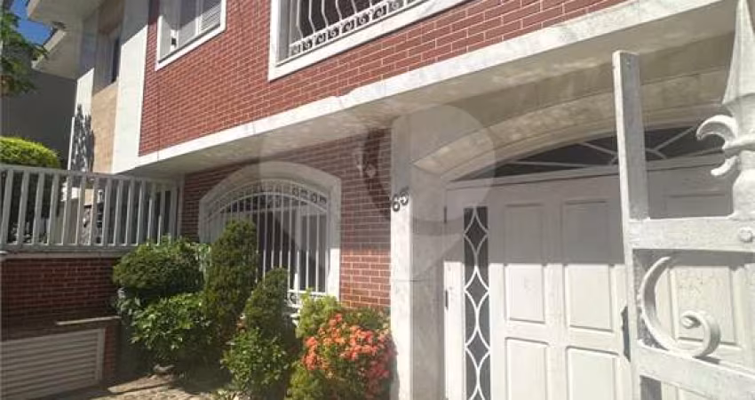 Sobrado com 3 quartos à venda em Boqueirão - SP