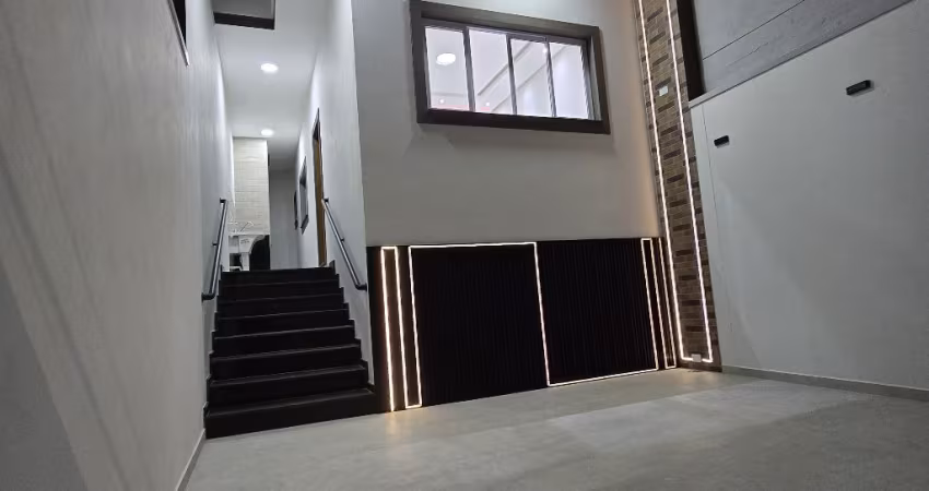 Casa térria Maravilhosa / 3 dorms, 1 Suíte / Documentação ok / Aceita Permuta / Aceita Financiamento.