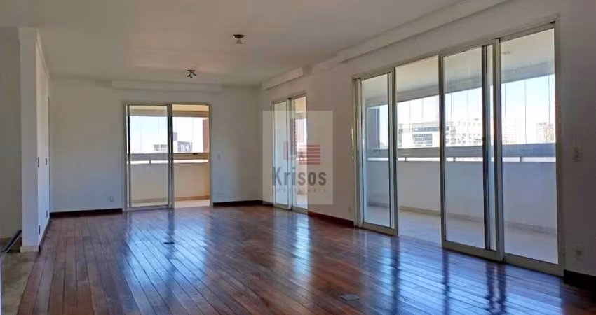 Morumbi 261m com 3 suítes e 4 vagas com depósito e varanda gourmet.