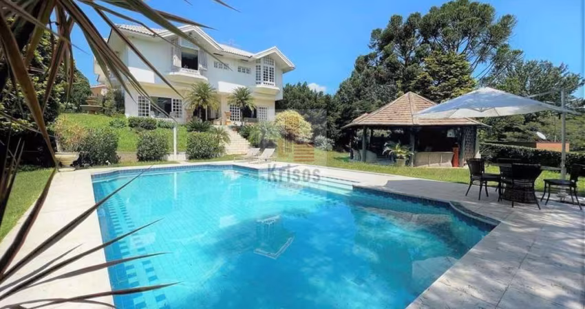 Linda Casa Clássica no Condomínio Palos Verdes ? Luxo e Conforto em Harmonia!