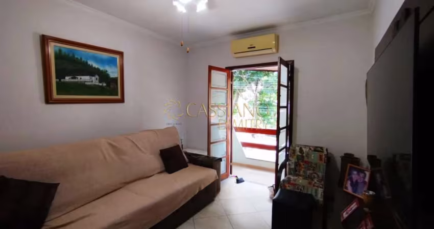 Casa à venda de 91m² | 03 dormitórios, sendo 01 suíte e 03 vagas de garagem | Jardim das Industrias | São José dos Campos |