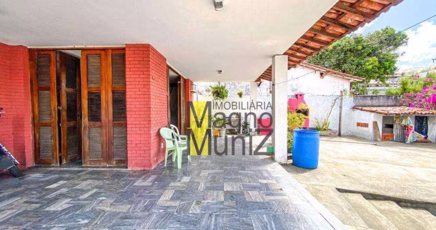 Casa com 3 quartos à venda, 259 m² por R$ 490.000 - Papicu - Fortaleza/CE