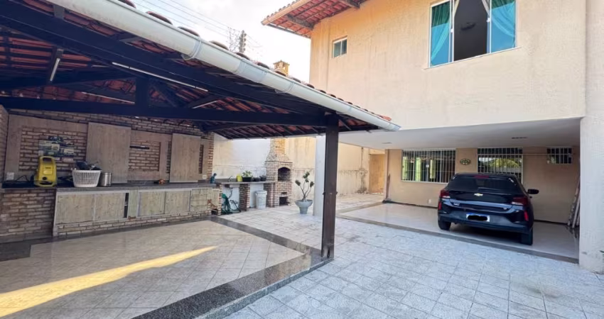 CASA A VENDA COM 4 SUITES E 4 VAGAS NO PARQUE MANIBURA, FORTALEZA/CE