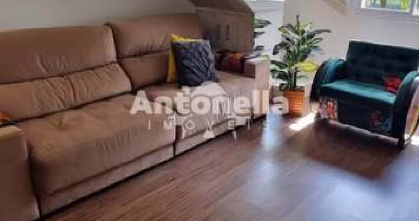 Sobrado à venda no bairro Desvio Rizzo