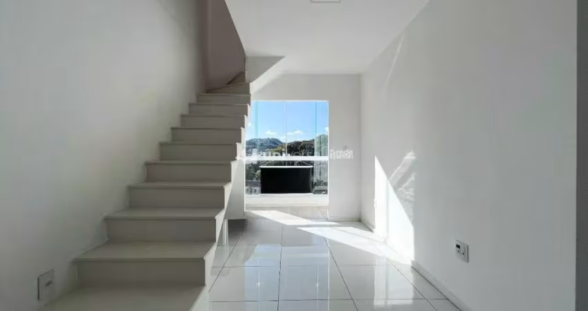 Cobertura de 2 Quartos com suíte no Morro da Glória a venda por R$360.000
