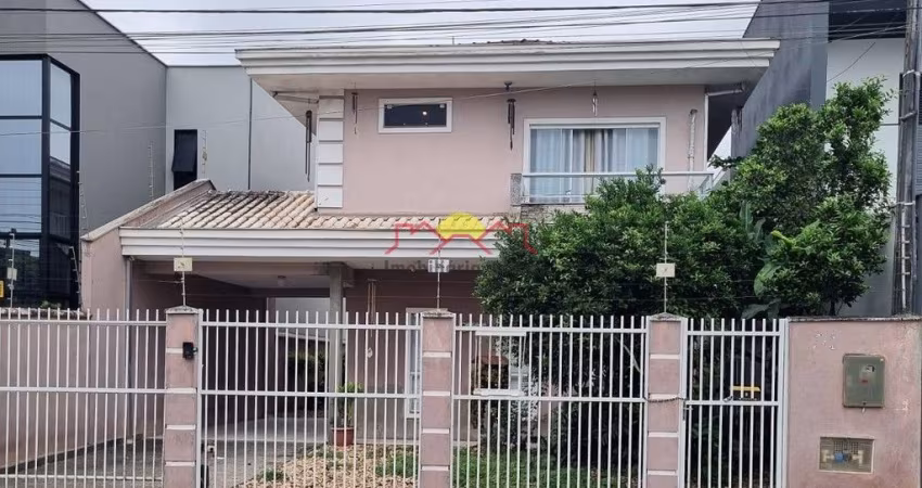 12111 - Casa Semi Mobiliada com 03 Quartos e Piscina no bairro  Petrópolis