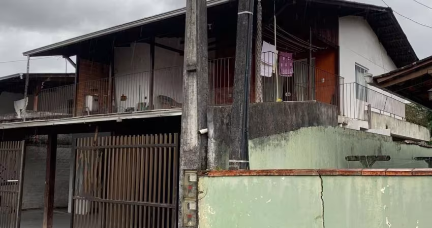 Casa à venda no bairro Boa Vista - Joinville/SC