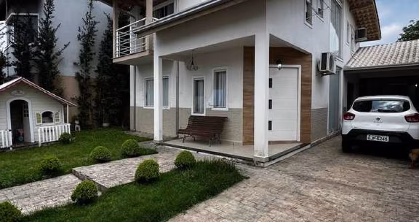 Casa Condomínio  fechado, Mobiliado, bairro Murta em Itajaí: Conforto e Exclusividade