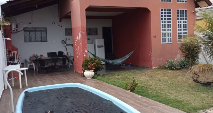 Sobrado a venda com 4 suítes e uma kitnet