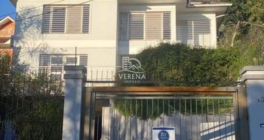 AMPLA RESIDENCIA EOM ESERA PARA ELEVADOR