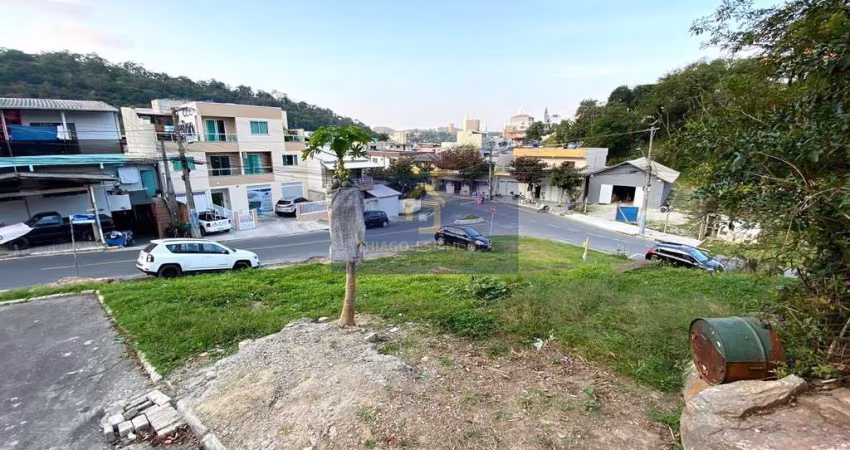 Terreno de Esquina - Bairro Nações - Balneário Camboriú!