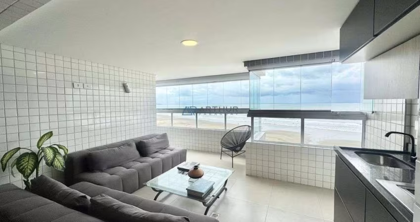 Apartamento à venda No Maracanã em Praia Grande, com 02 quartos frente mar