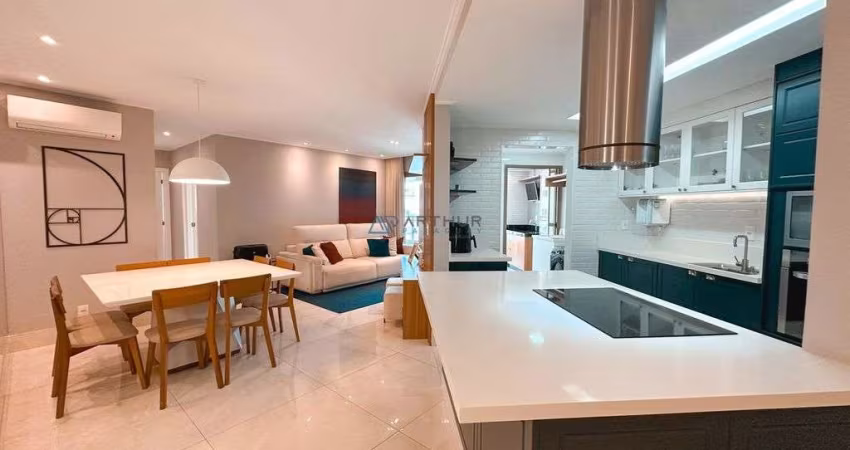Apartamento à Venda em Praia Grande com 2 quartos, 1 suíte, e 2 vagas privativas