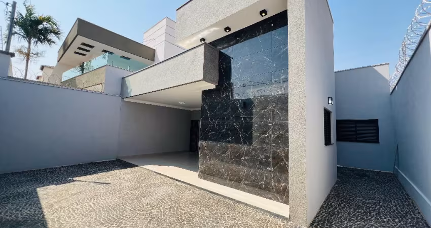 Linda  e espaçosa casa, com alto padrão de acabamento