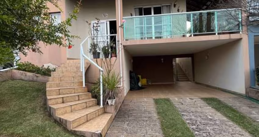 CASA DE 180M² DE ÁREA CONSTRUÍDA COM 3 DORMS SENDO 1 SUÍTE NO COND. TERRAS DE GÊNOVA EM JUNDIAÍ-SP