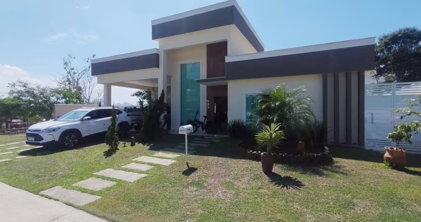 Casa para Venda em Rio das Ostras, Extensão do bosque, 3 dormitórios, 2 suítes, 4 banheiros, 4 vagas