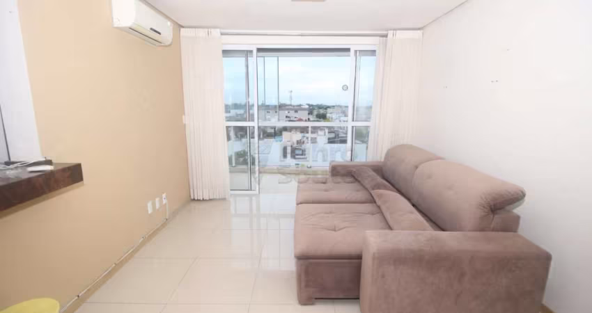 Apartamento Duplex Semi Mobiliado com 2 Dormitórios no Condomínio Antares - Conforto e Localização no Centro de Pelotas!