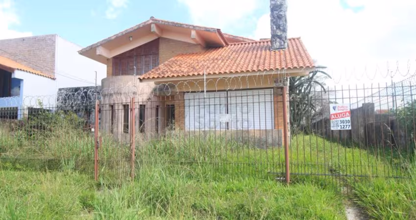Casa Ampla com 3 Dormitórios no Centro - Conforto, Espaço e Localização Privilegiada!