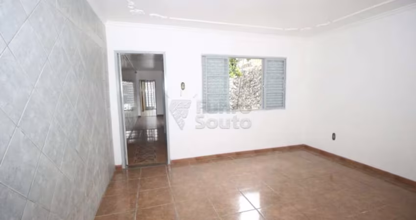 Casa espaçosa na rua Frederico Trebi - Oportunidade Imperdível!