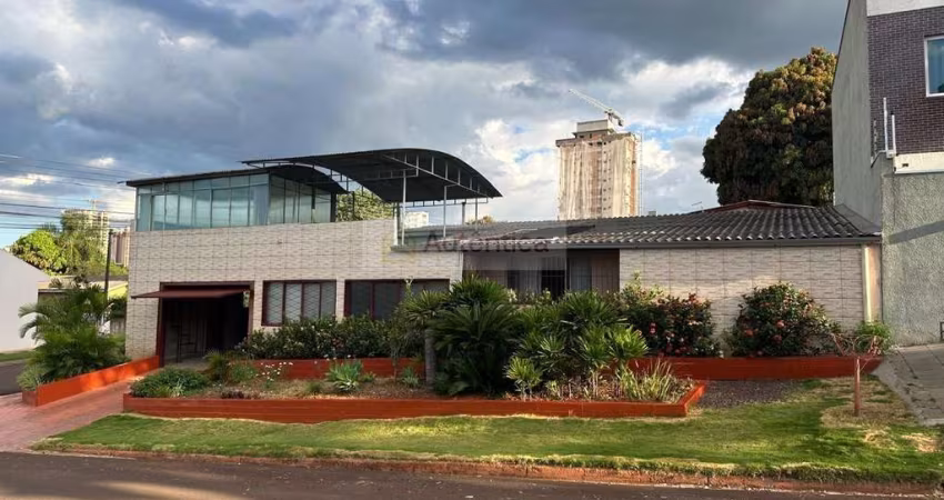 Casa para Venda em Cascavel, centro, 3 dormitórios, 1 suíte, 4 banheiros, 3 vagas