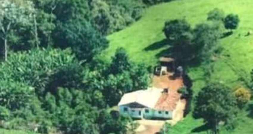 Vende-se lindo Sitio