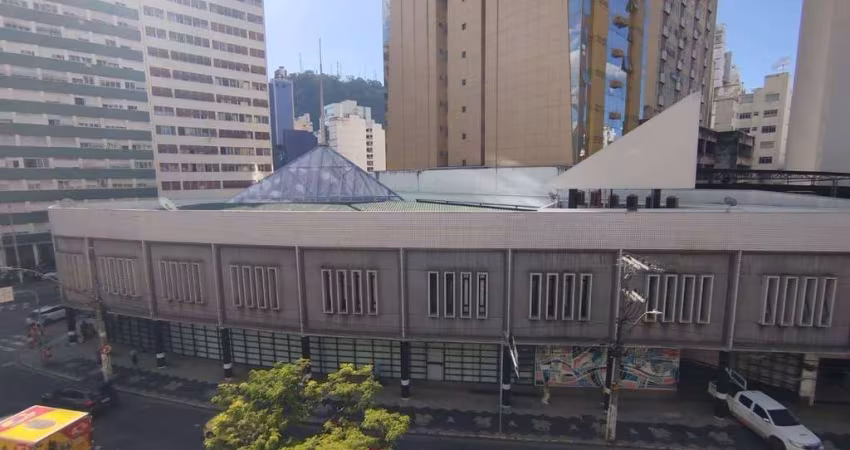Apartamento com 3 quartos para alugar, 123 m² por R$ 2.155/mês - Centro - Juiz de Fora/MG