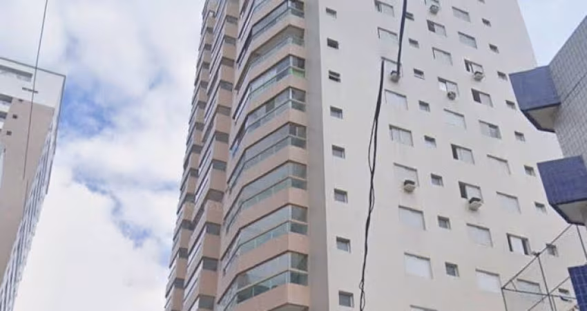 Excelente apto dois dorm 98 mts uteis, duas quadras da praia do Caiçara. só $280 mil.