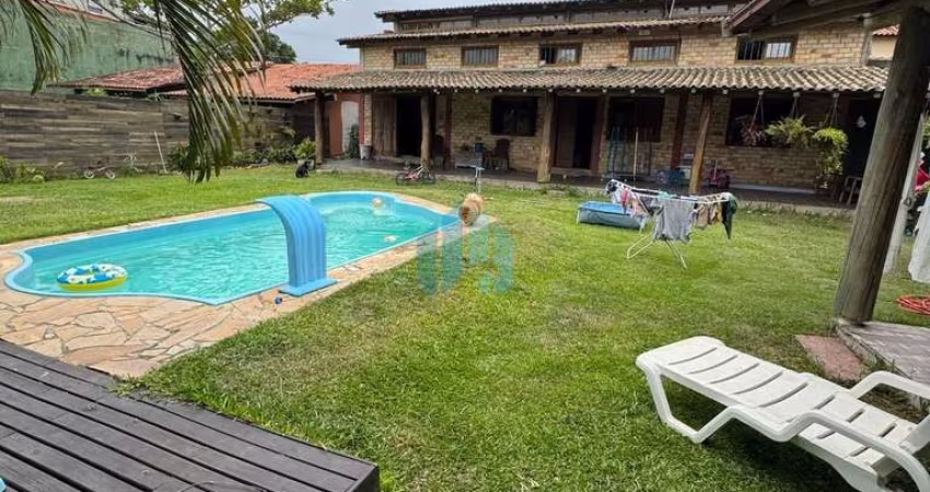Duas Casas em Amplo Terreno, Praia do Rosa | Imbituba - SC