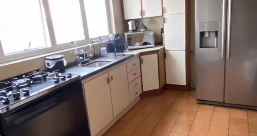 Vendo Amplo Apartamento, Bairro Victor Konder - Blumenau