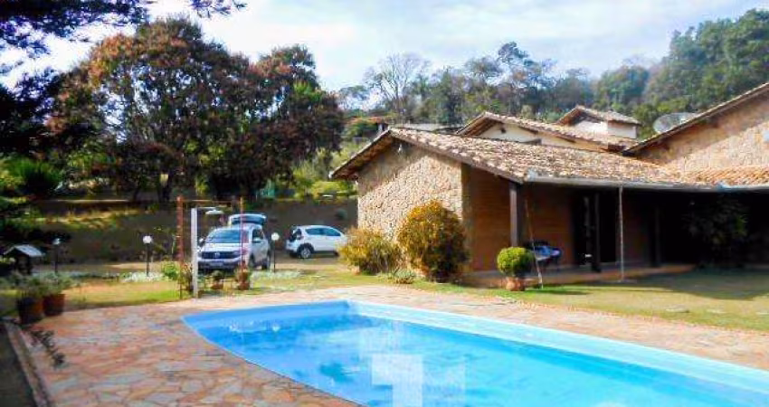 Chácara à Venda - Ponte Preta, Monte Alegre do Sul - 9.800m2  - 3 suítes