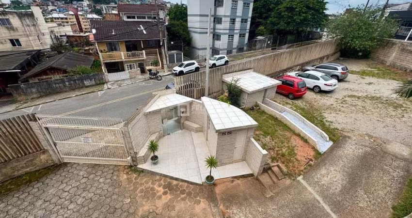 Apartamento em Capoeiras  -  Florianópolis