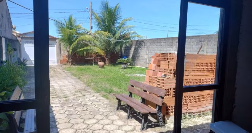 Edícula para Venda em Itanhaém, Balneário Bopiranga, 1 dormitório, 1 suíte, 2 banheiros, 5 vagas