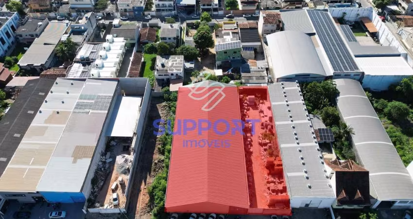 Terreno 3.100 m² na Praia do Morro com galpão construído e localização estratégica