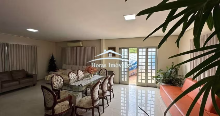 Casa para locação em Cuiabá-MT, Bairro Ribeirão do Lipa - 5 quartos, 2 suítes, 5 banheiros, 330m² de área. Venha conferir!