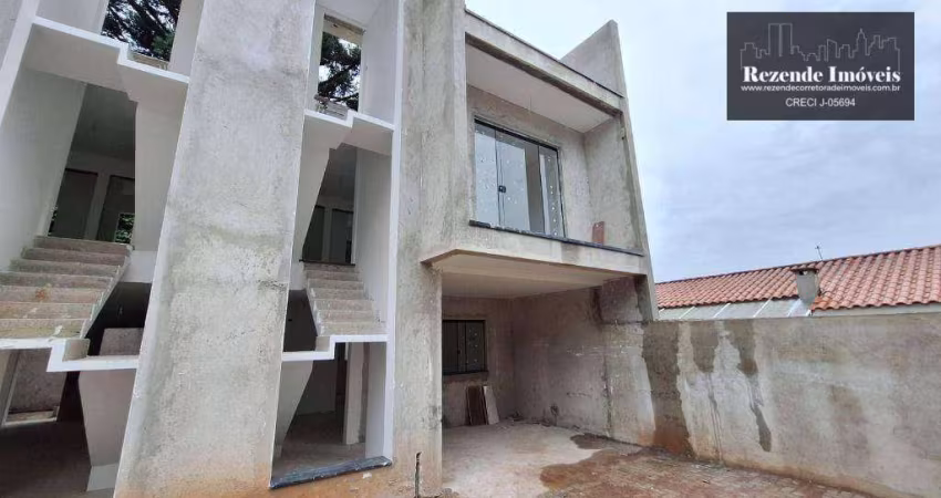 Sobrado bem localizado com 3 dorm e 1 vg