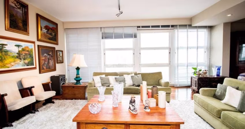 Apartamento 3 Dormitórios  Bairro Farroupilha