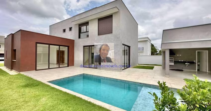 Vende-se Casa no Cond. Alphaville Granja Vianna - Zero Km! 4 suíte, piscina