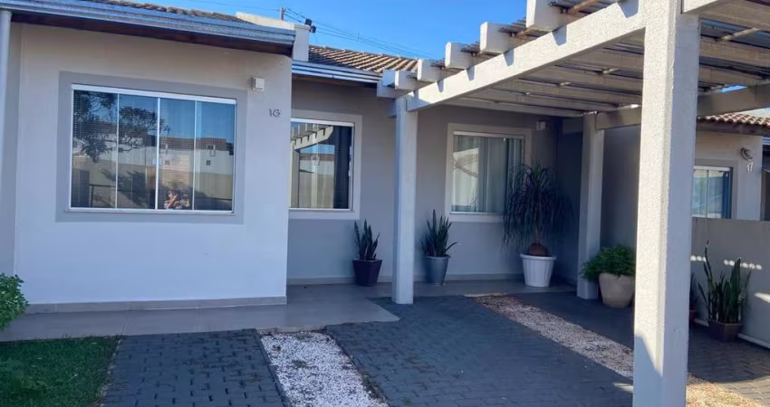 Casa em condomínio fechado, no bairro Canadá