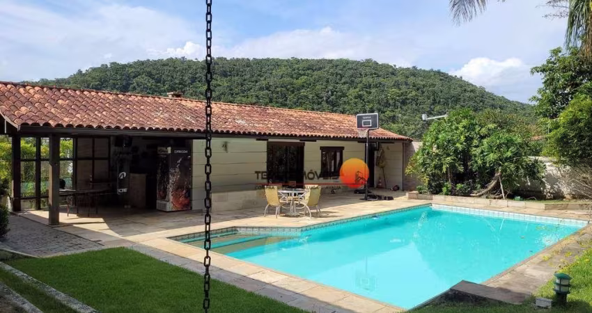 Casa com 4 quartos à venda, 527 m² por R$ 3.000.000 - Camboinhas - Niterói/RJ