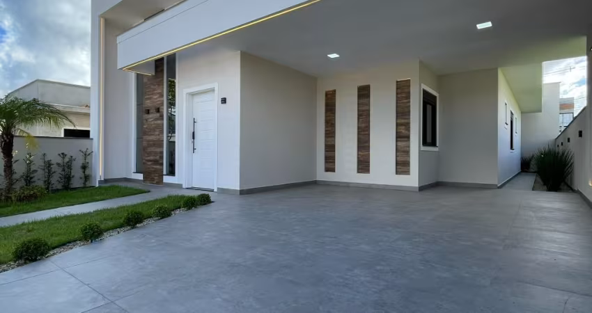 Casa 3 dormitórios com Piscina