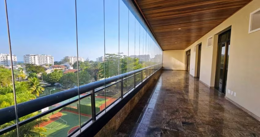 Apartamento de Luxo na Barra da Tijuca: 4 Quartos, 2 Suítes, 3 Salas, 5 Banheiros, 3 Vagas - Condomínio Marinas Betom, Quadra Praia, Sol da Manhã