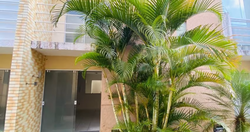DUPLEX EM CONDOMÍNIO FECHADO