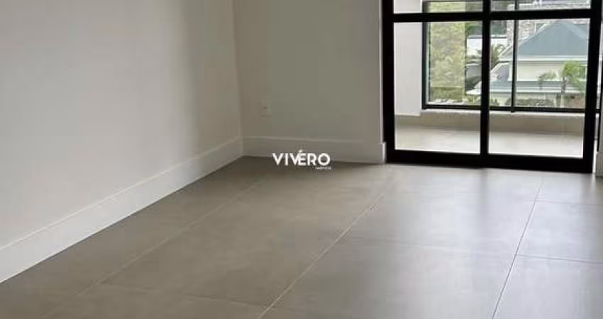 Apartamento com 3 dormitórios à 350 metros do mar na Praia Brava de Itajaí