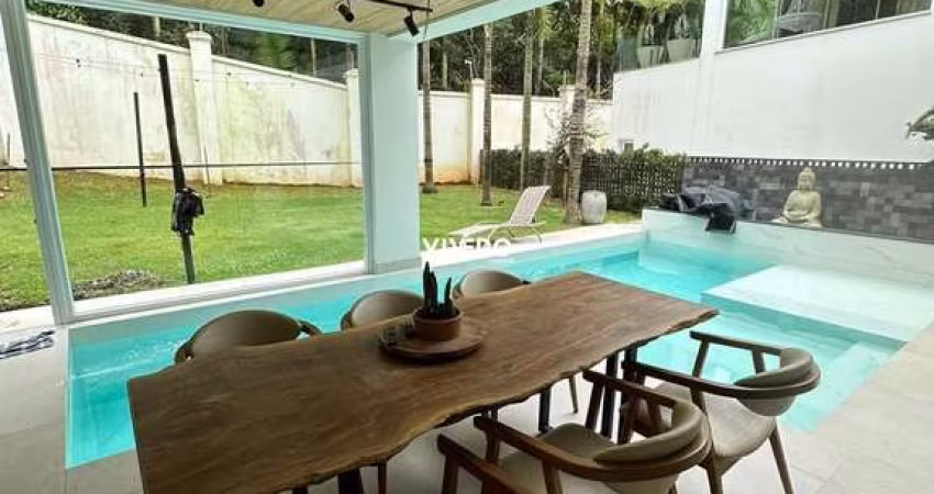 Casa no Condomínio Riviera com  6 dormitórios na Praia Brava de Itajaí