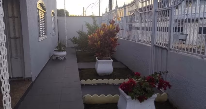 A&M IMOVENDE EXELENTE CASA EM SOBRADINHO