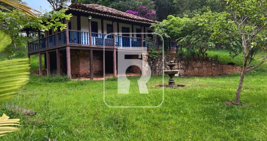 Fazenda à venda, 6 quartos, 1 vaga, Centro - Queluzito/MG