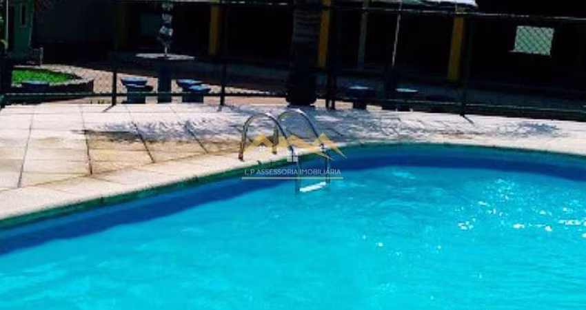 APTO BEM LOCALIZADO COM SACADA E PISCINA