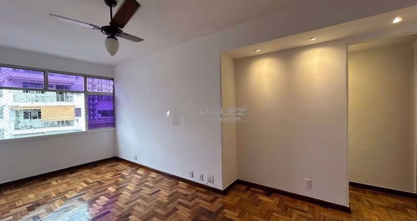 Apartamento reformado disponível para aluguel na Rua Pereira Nunes